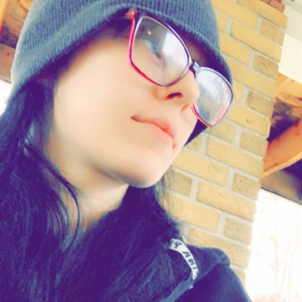 Meet your Posher, Danielle